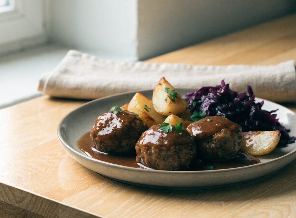 Frikadeller med brun sovs