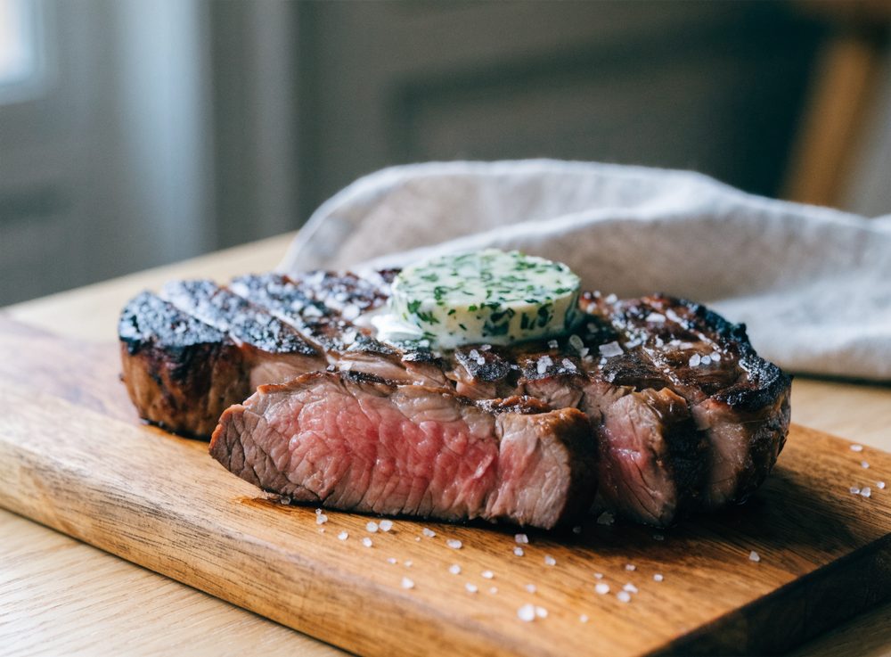 Grillet entrecote med urtesmør