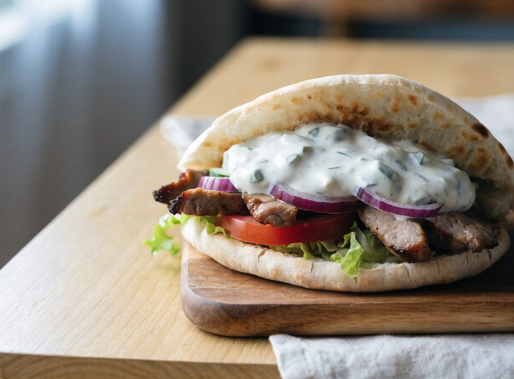 Gyros i pitabrød med tzatziki