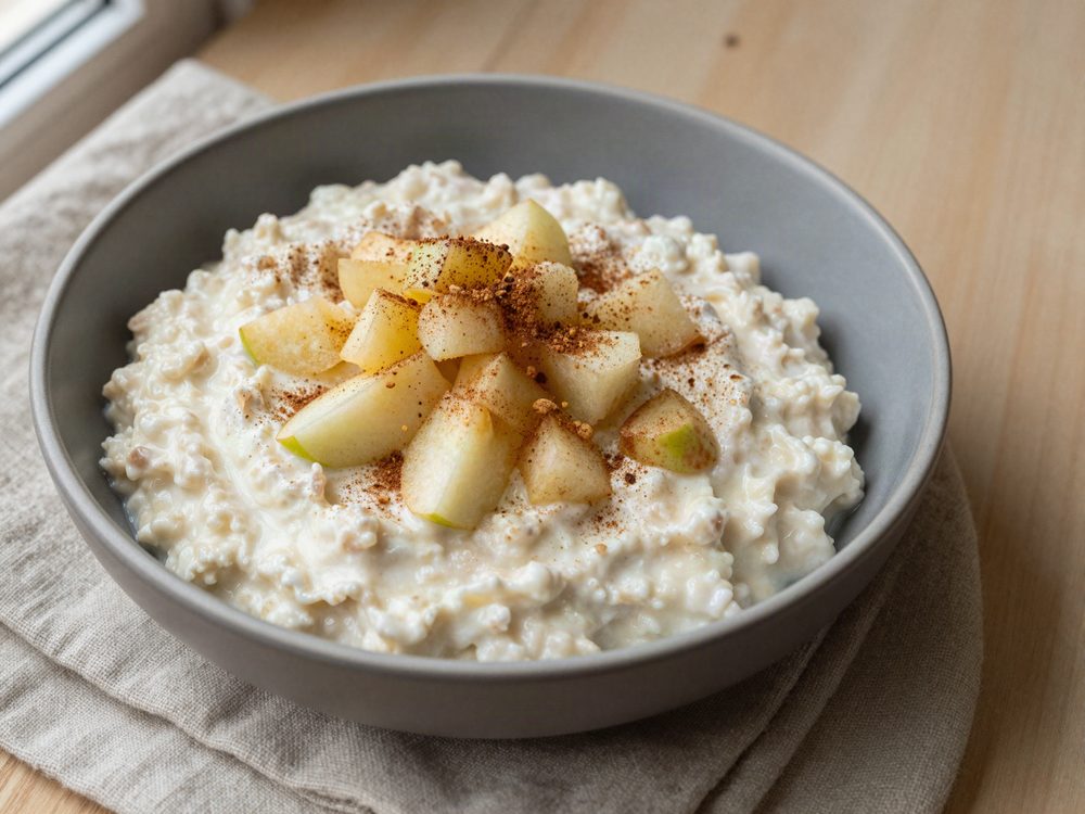 Overnight oats med kvark og revet æble